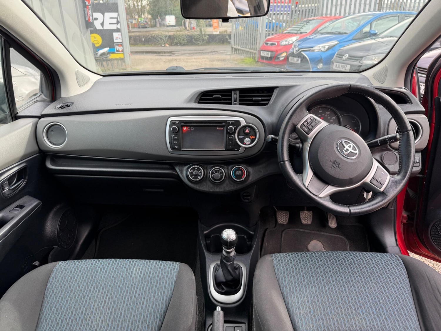 Used Toyota Yaris 2012 for sale - 77705049: Photo 19