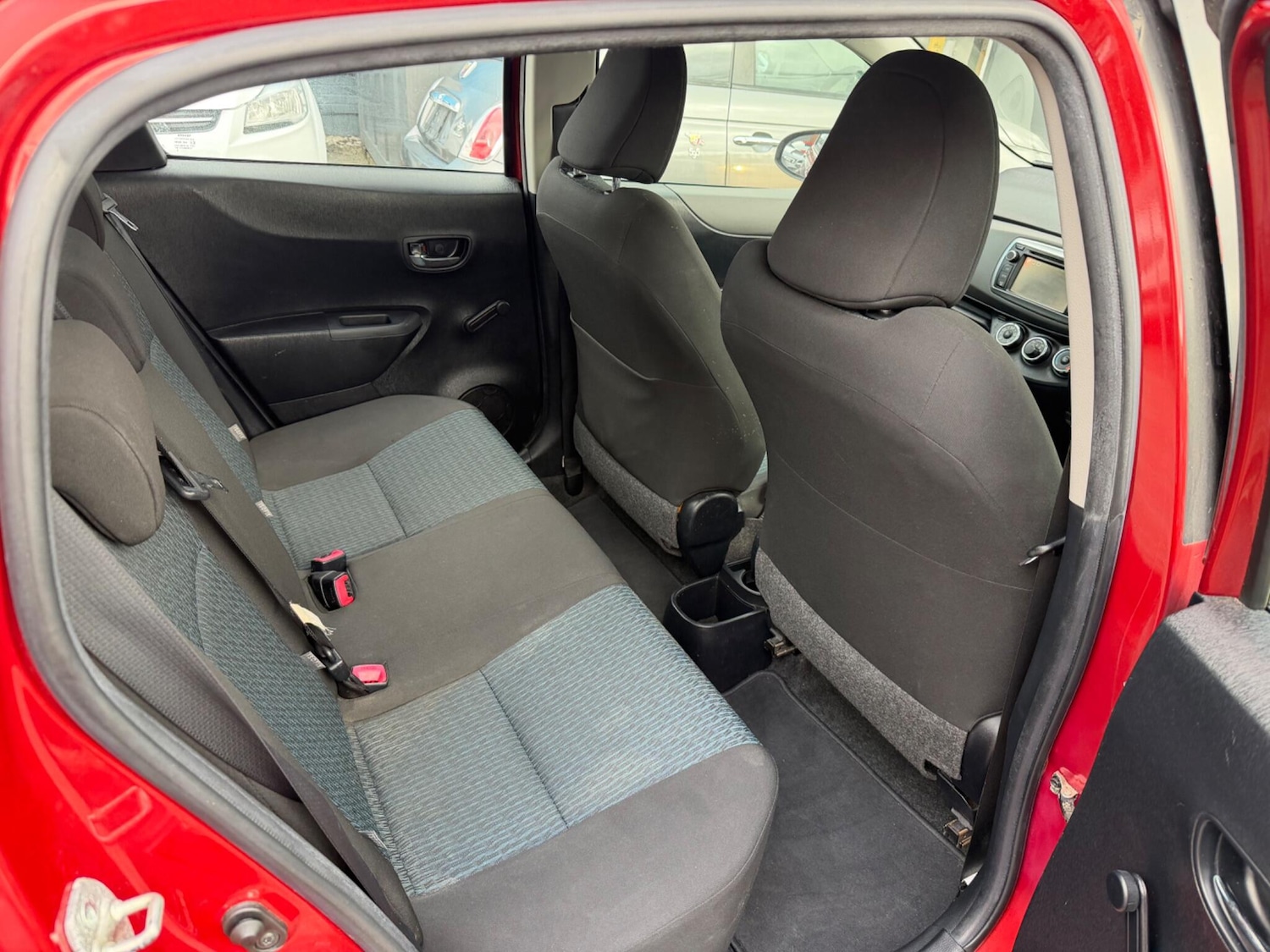 Used Toyota Yaris 2012 for sale - 77705049: Photo 26