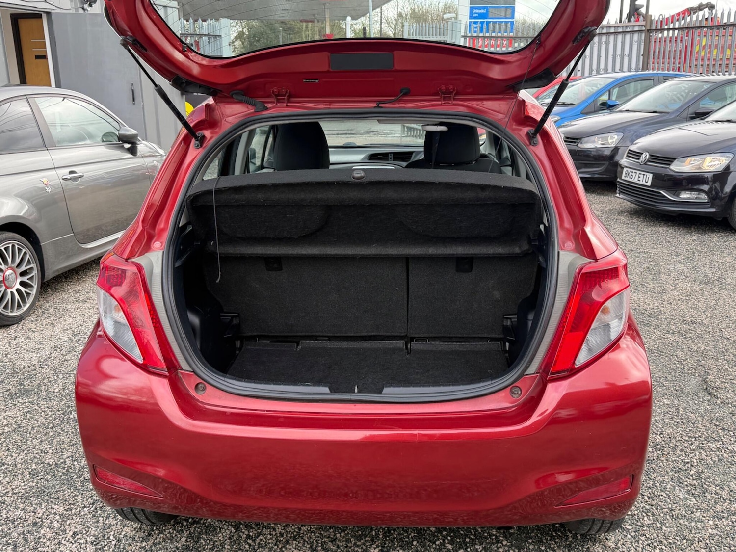 Used Toyota Yaris 2012 for sale - 77705049: Photo 33