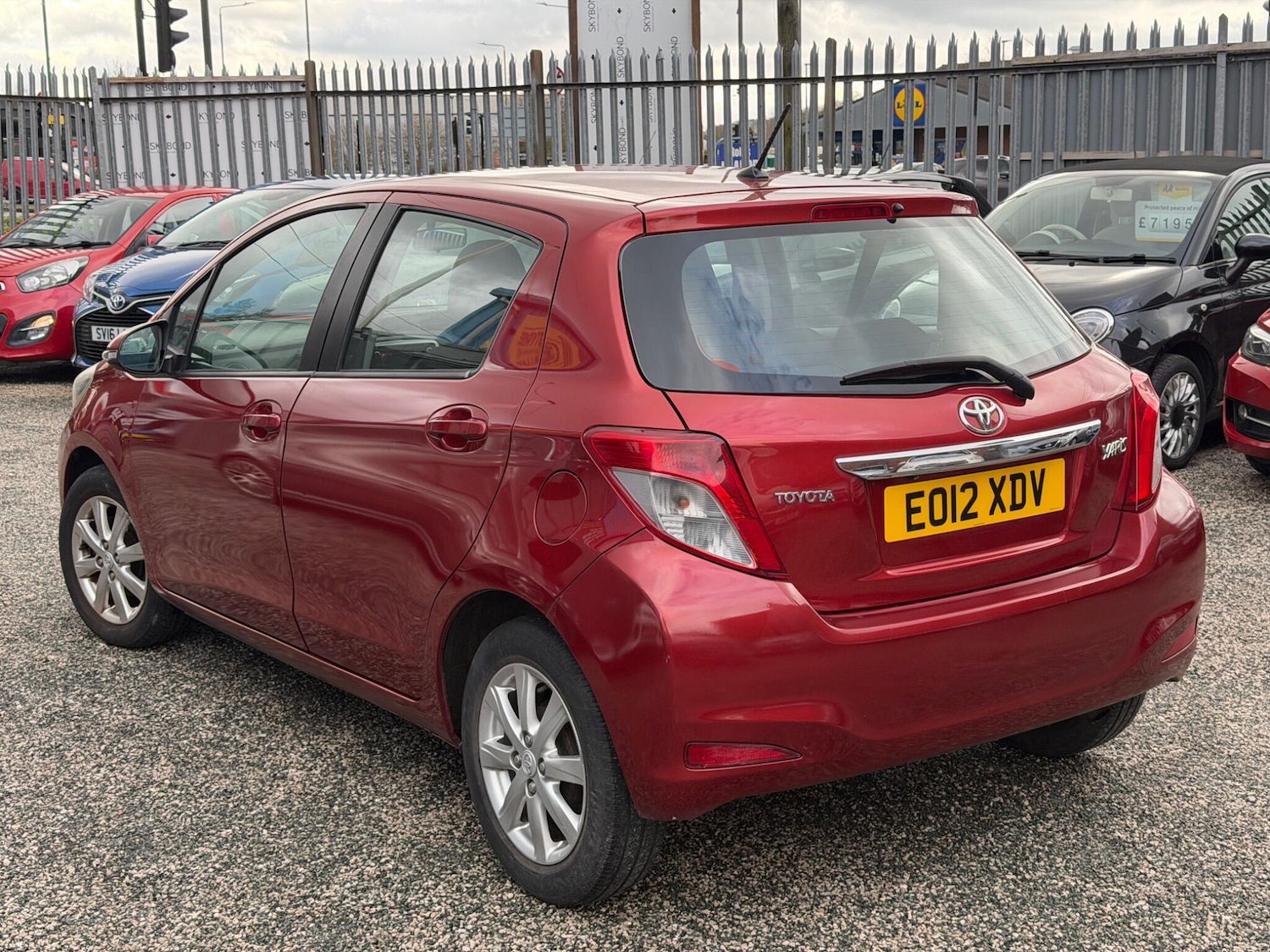 Used Toyota Yaris 2012 for sale - 77705049: Photo 4