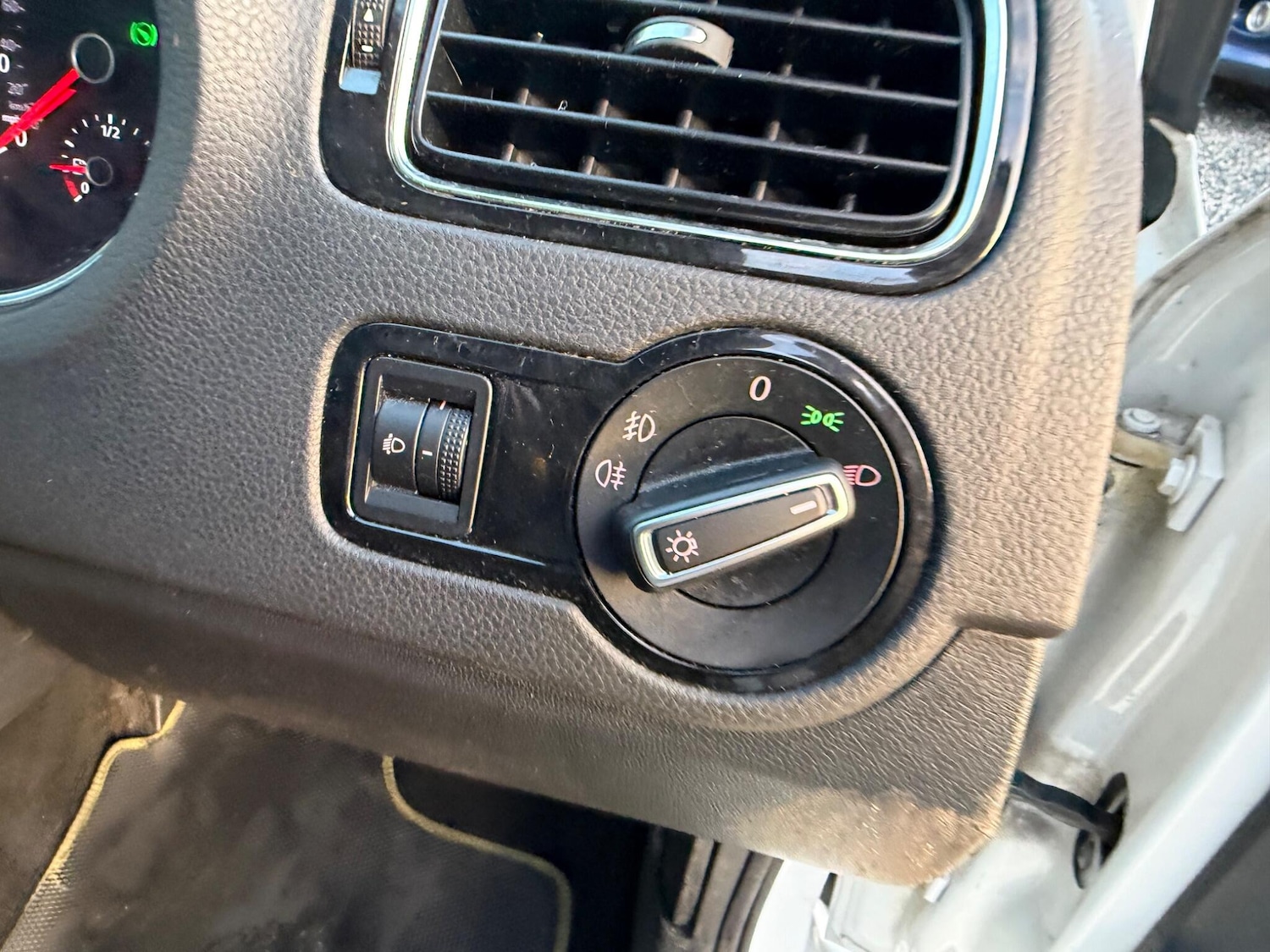 Used Volkswagen Polo 2016 for sale - 77358362: Photo 32