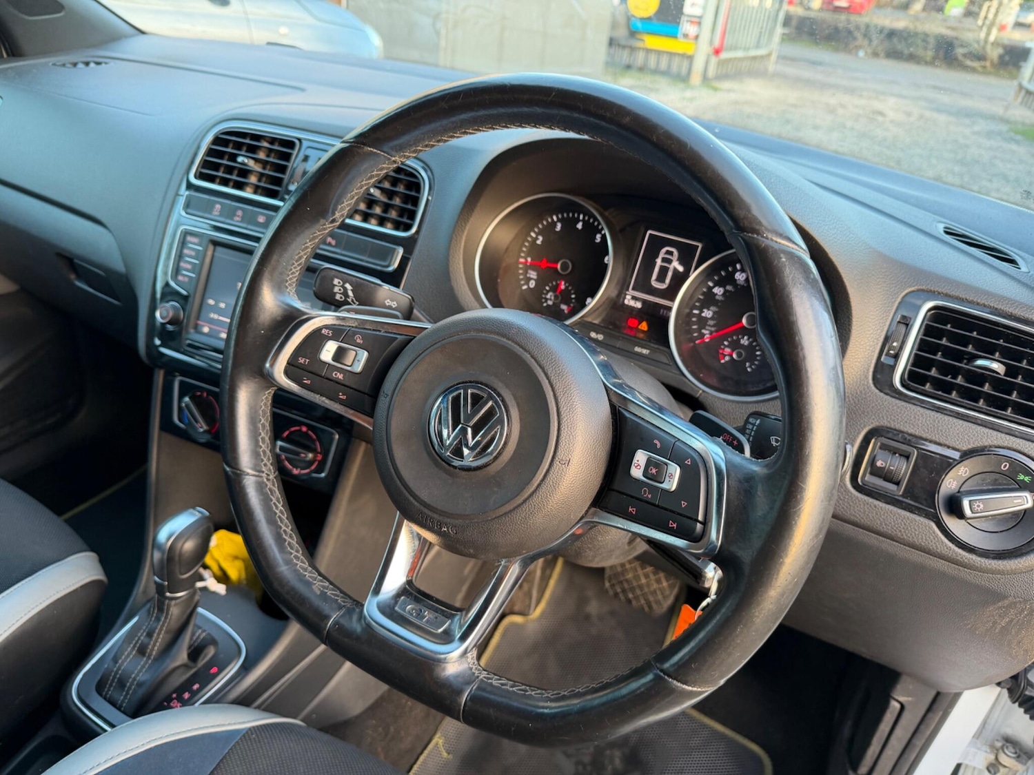 Used Volkswagen Polo 2016 for sale - 77358362: Photo 40