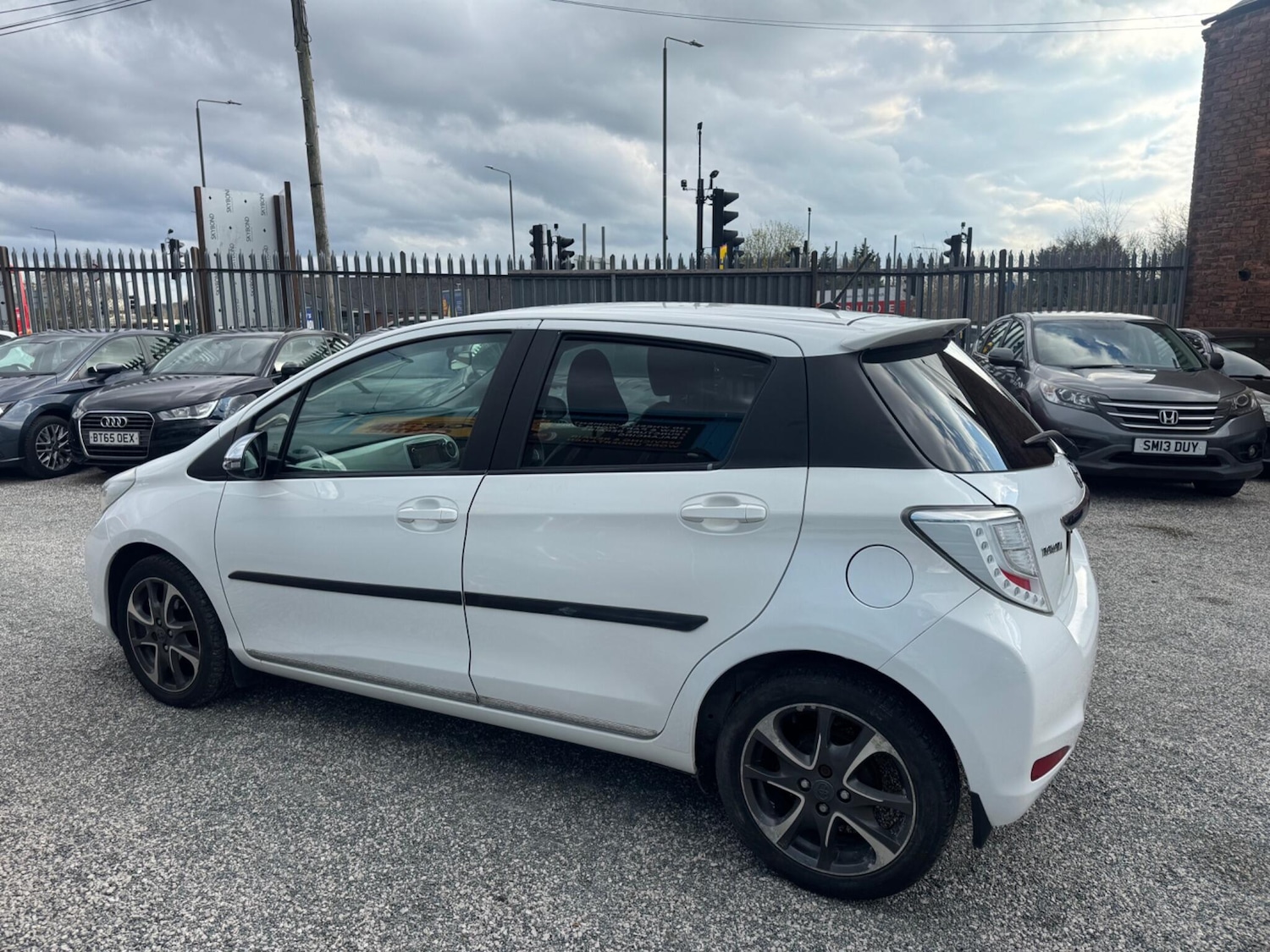 Used Toyota Yaris 2013 for sale - 78086636: Photo 10