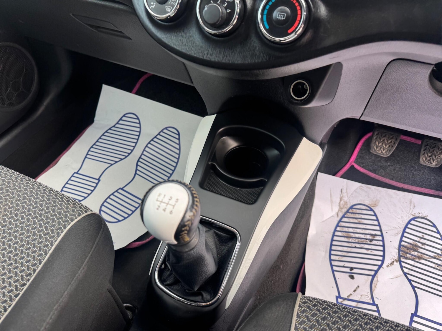 Used Toyota Yaris 2013 for sale - 78086636: Photo 17