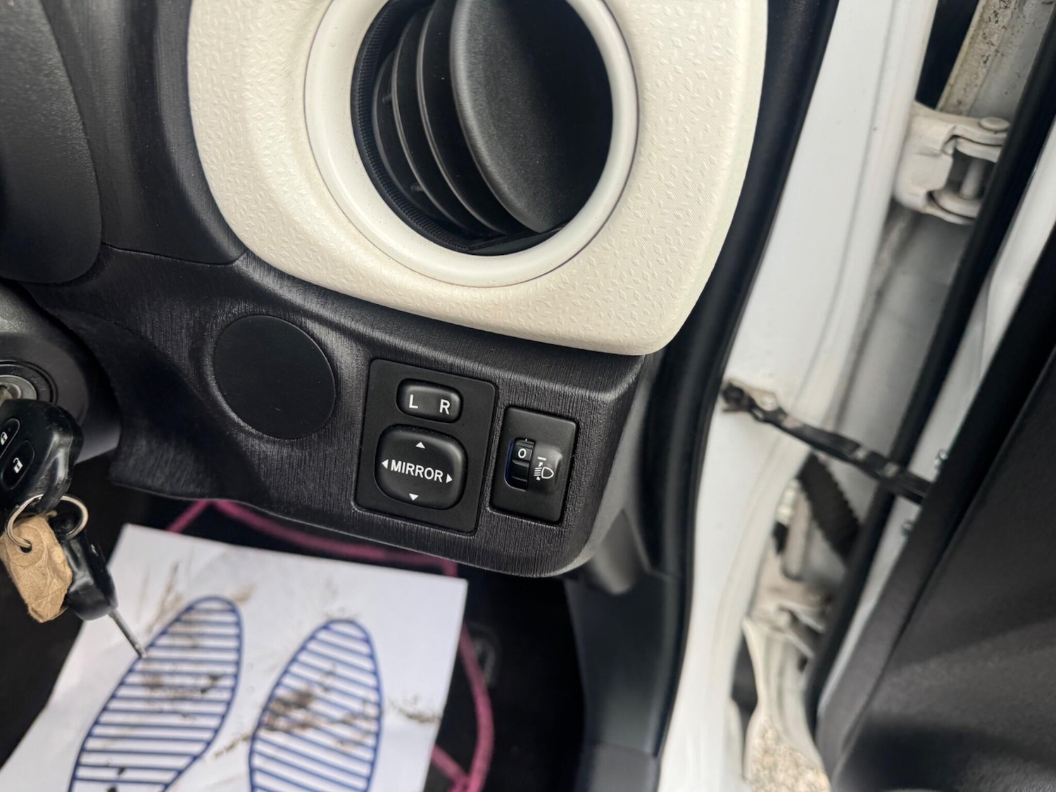 Used Toyota Yaris 2013 for sale - 78086636: Photo 22