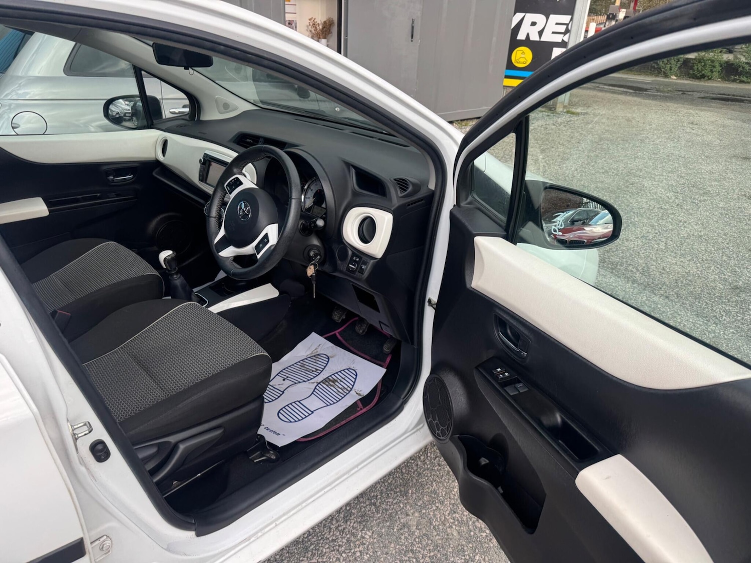 Used Toyota Yaris 2013 for sale - 78086636: Photo 37