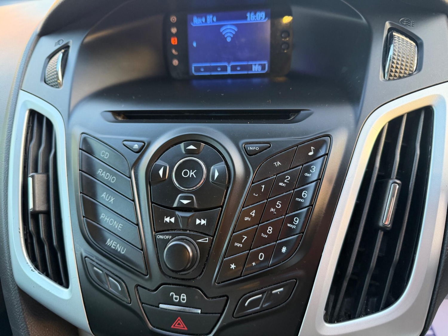 Used Ford Focus 2011 for sale - 76849716: Photo 36