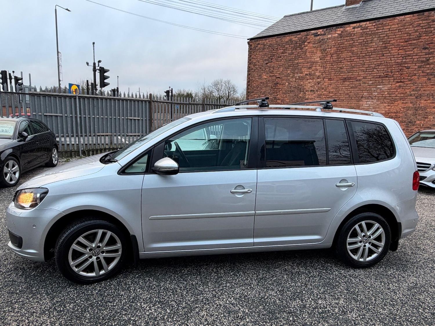 Used Volkswagen Touran 2014 for sale - 77016624: Photo 16