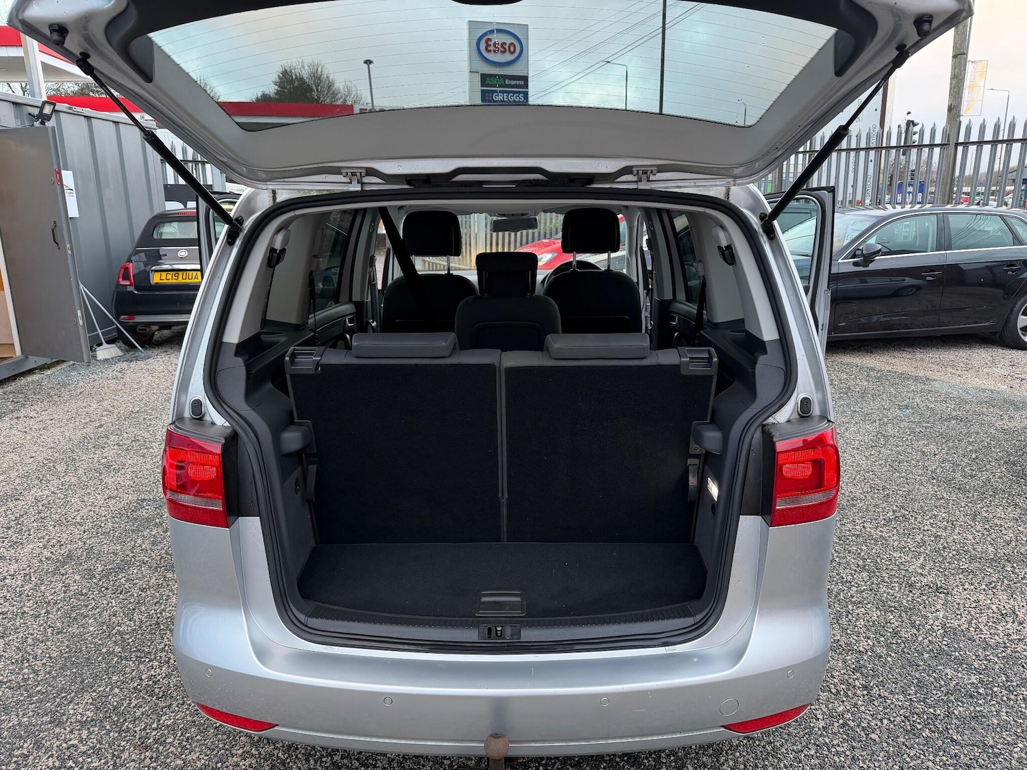 Used Volkswagen Touran 2014 for sale - 77016624: Photo 47