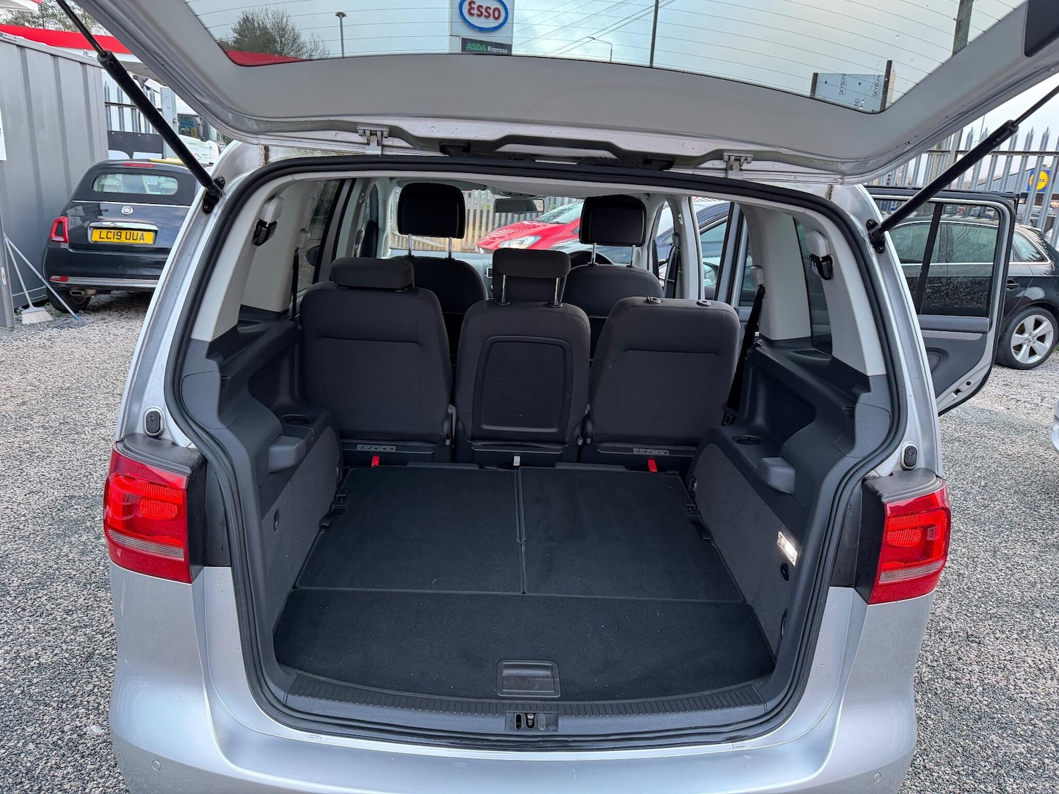 Used Volkswagen Touran 2014 for sale - 77016624: Photo 49