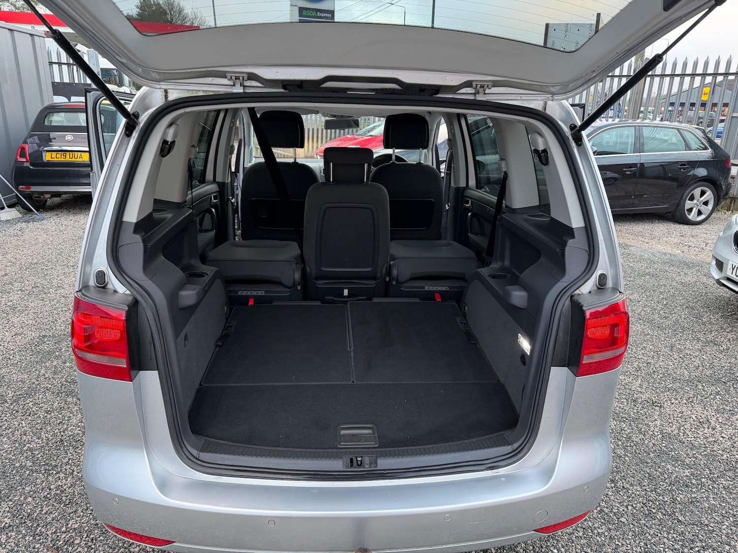 Used Volkswagen Touran 2014 for sale - 77016624: Photo 50