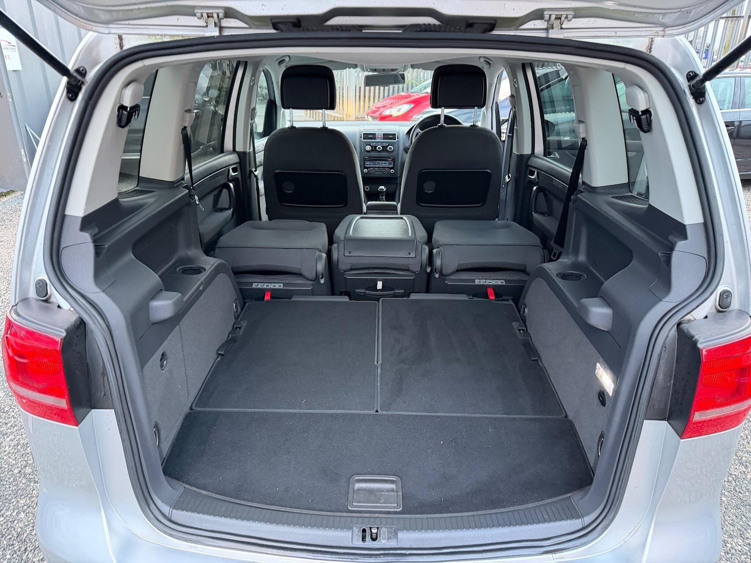 Used Volkswagen Touran 2014 for sale - 77016624: Photo 51