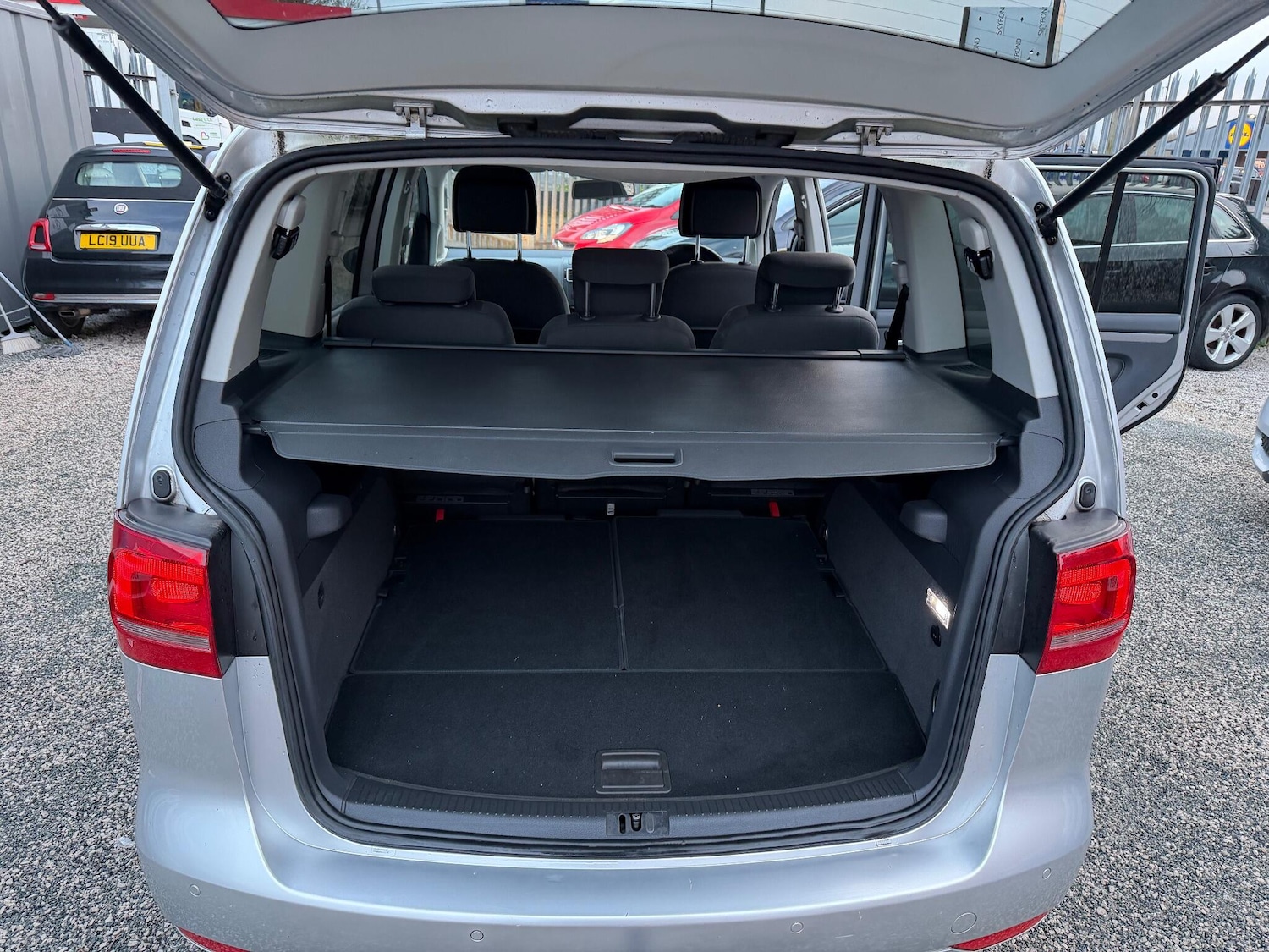 Used Volkswagen Touran 2014 for sale - 77016624: Photo 52