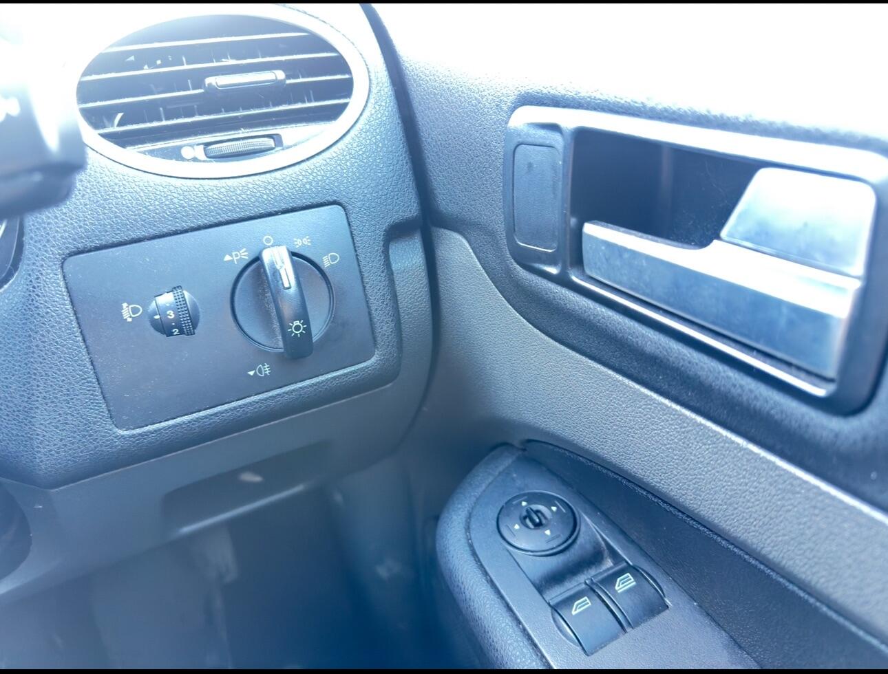 Used Ford Focus 2007 for sale - 76786895: Photo 25