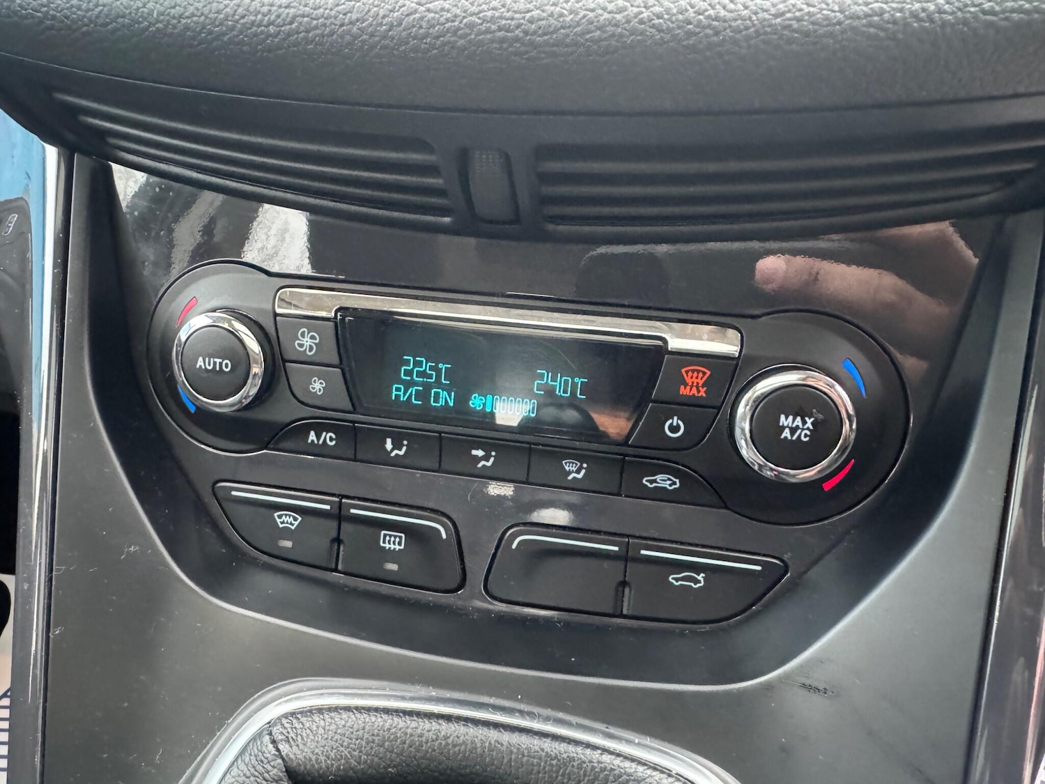 Used Ford Kuga 2014 for sale - 77305042: Photo 22