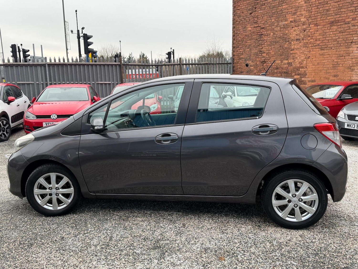 Used Toyota Yaris 2013 for sale - 77119990: Photo 15