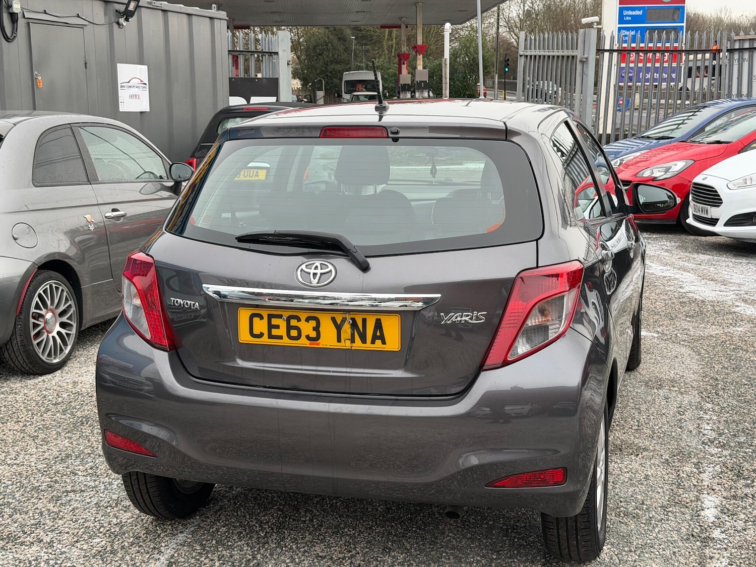 Used Toyota Yaris 2013 for sale - 77119990: Photo 17