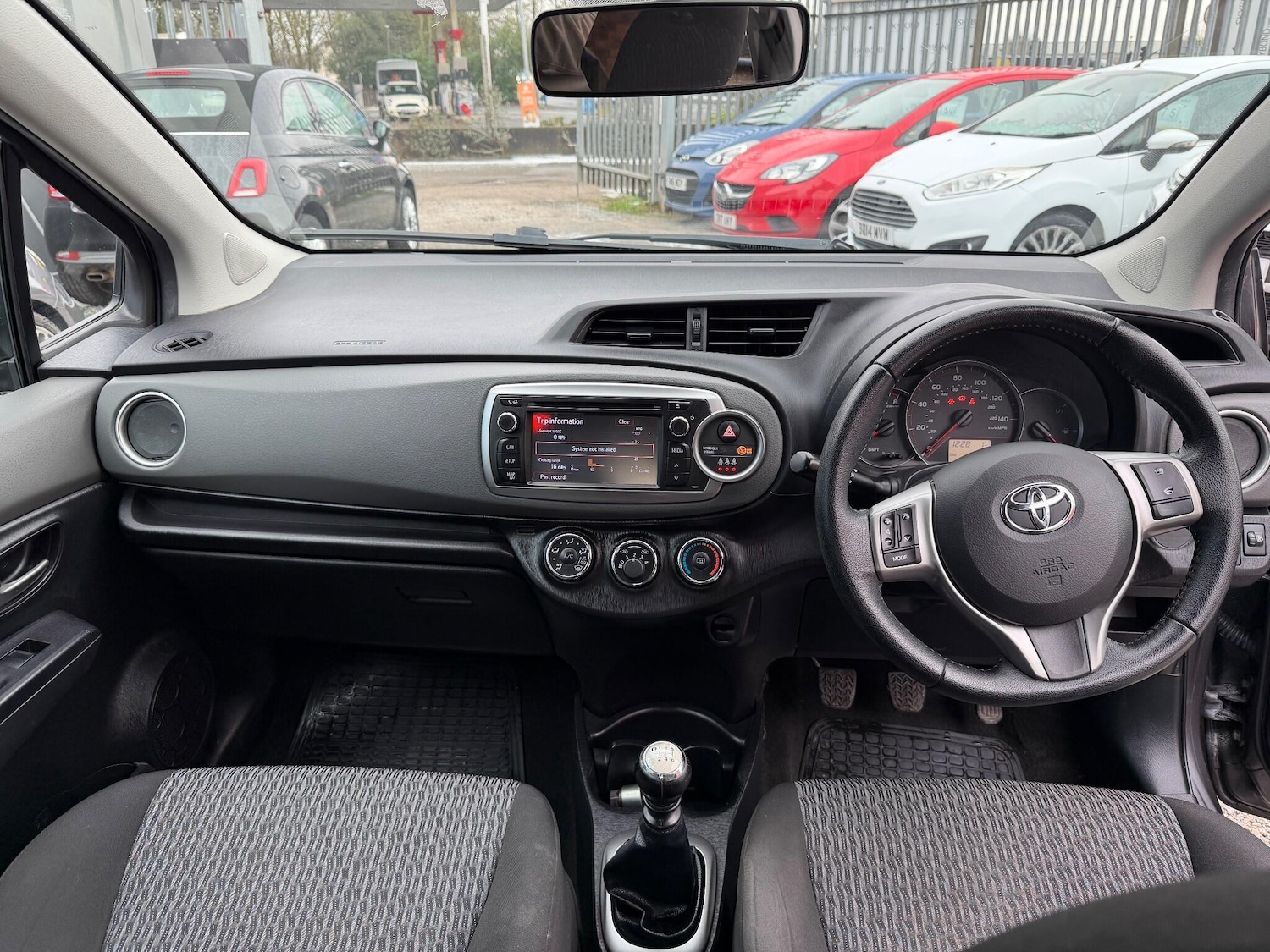 Used Toyota Yaris 2013 for sale - 77119990: Photo 24