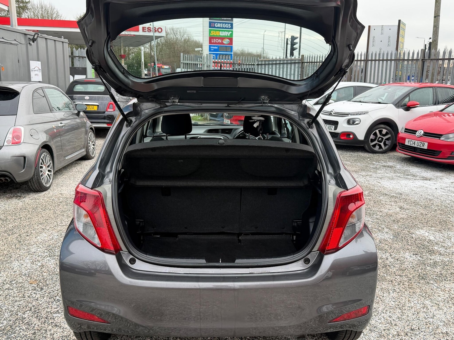 Used Toyota Yaris 2013 for sale - 77119990: Photo 36