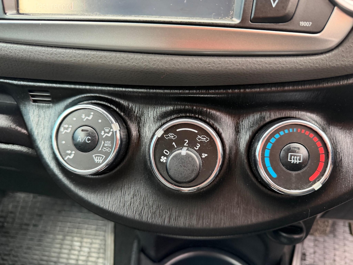 Used Toyota Yaris 2013 for sale - 77119990: Photo 46