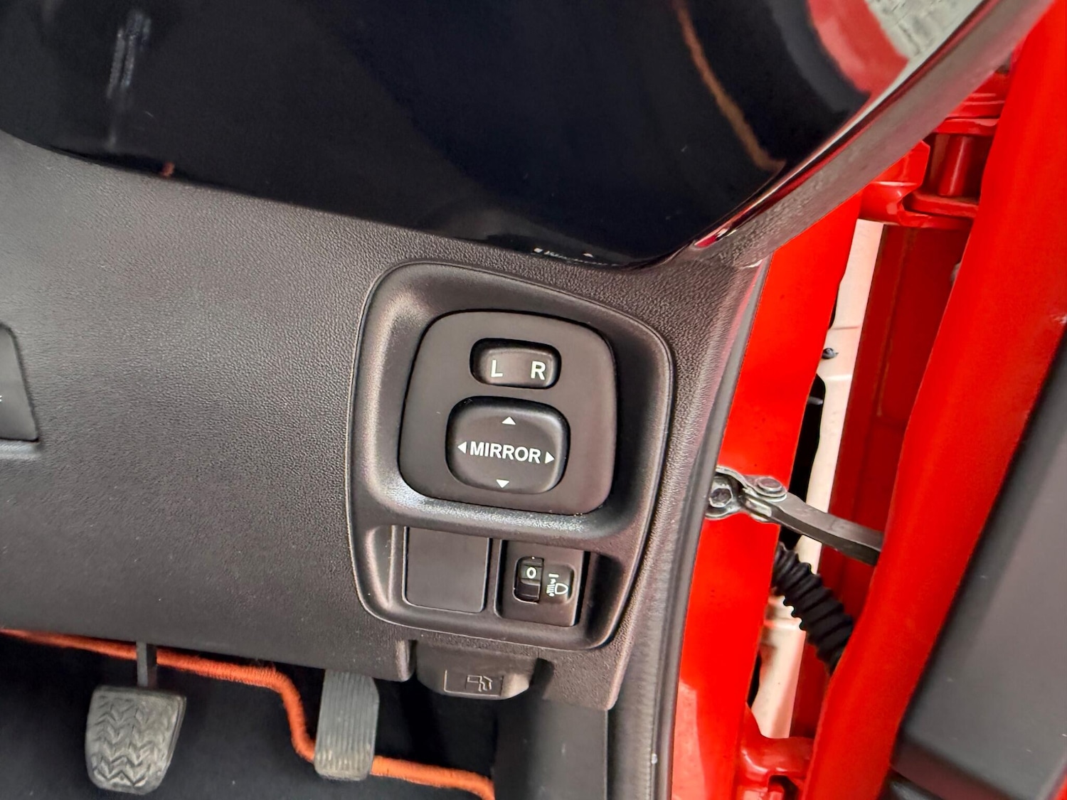 Used Toyota AYGO for sale - 78136382: Photo 28