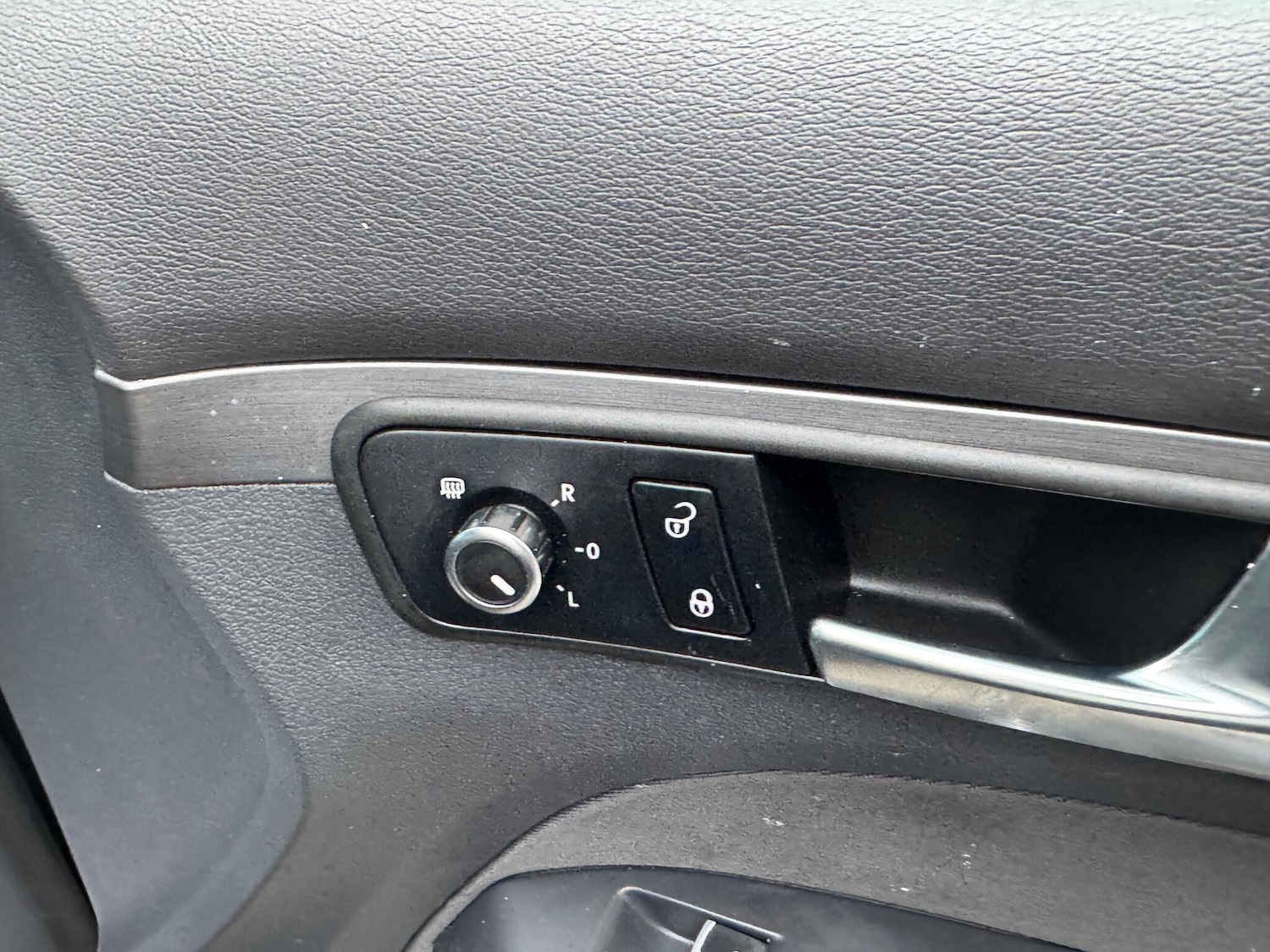 Used Volkswagen Touran 2012 for sale - 76913344: Photo 12