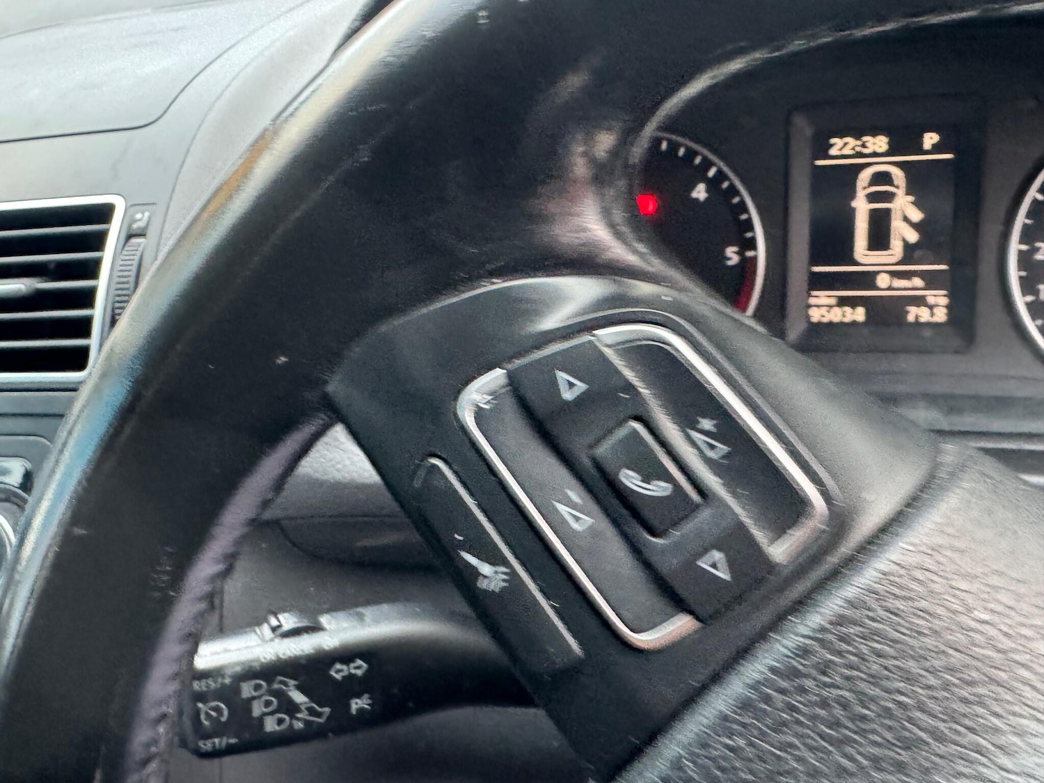 Used Volkswagen Touran 2012 for sale - 76913344: Photo 16