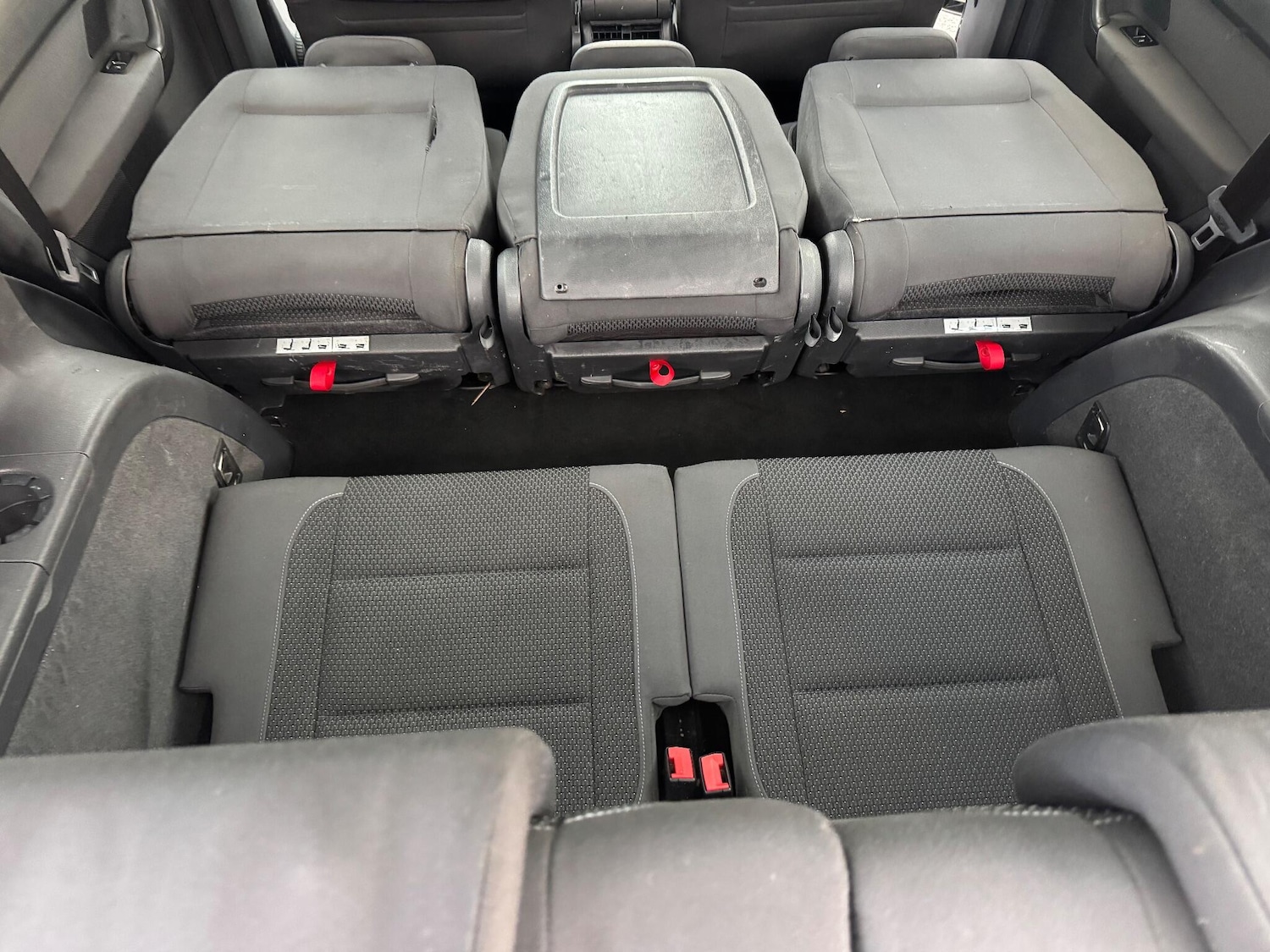 Used Volkswagen Touran 2012 for sale - 76913344: Photo 28