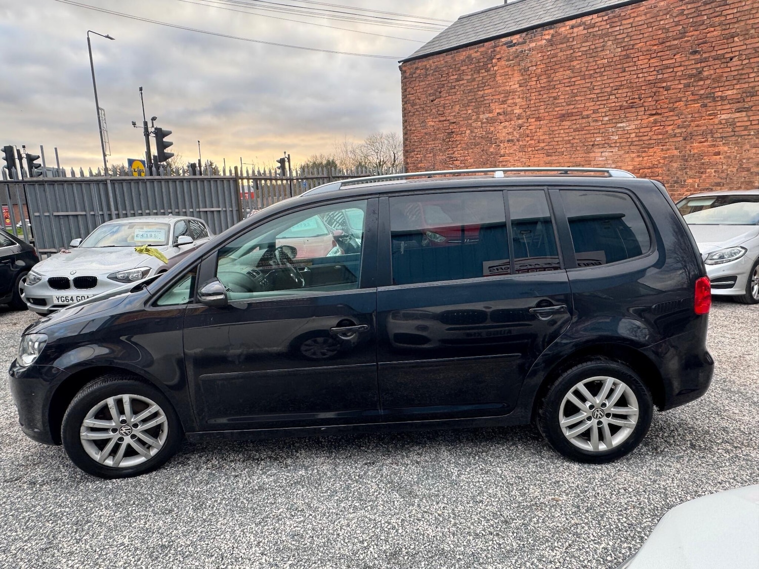 Used Volkswagen Touran 2012 for sale - 76913344: Photo 5