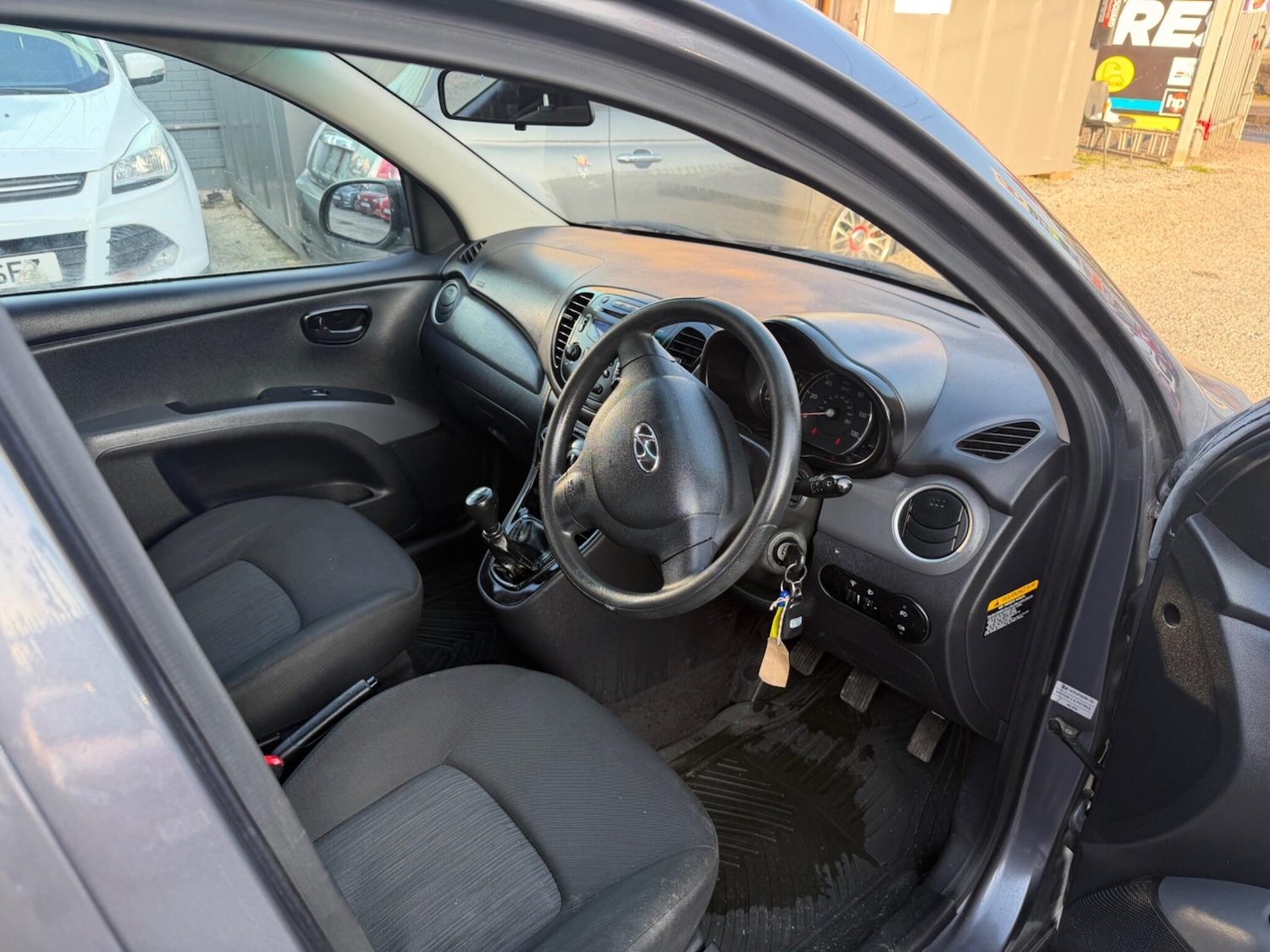 Used Hyundai i10 for sale - 77768536: Photo 25