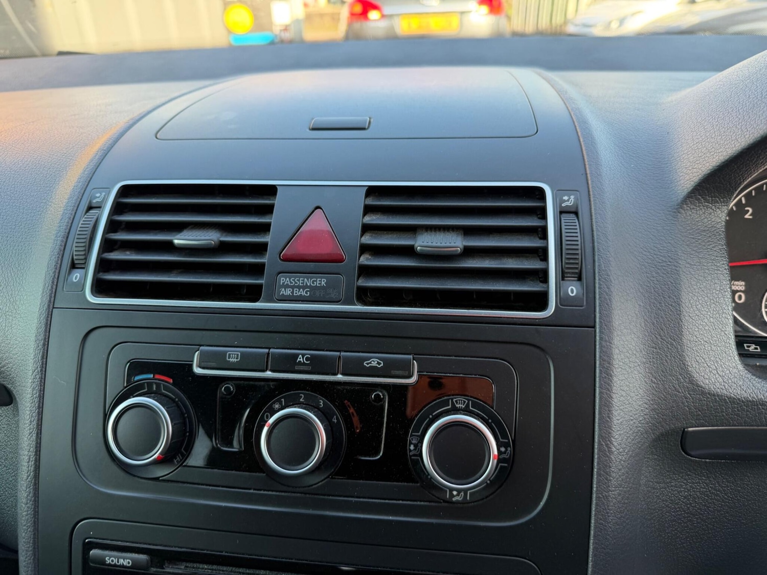 Used Volkswagen Touran 2011 for sale - 78185041: Photo 36