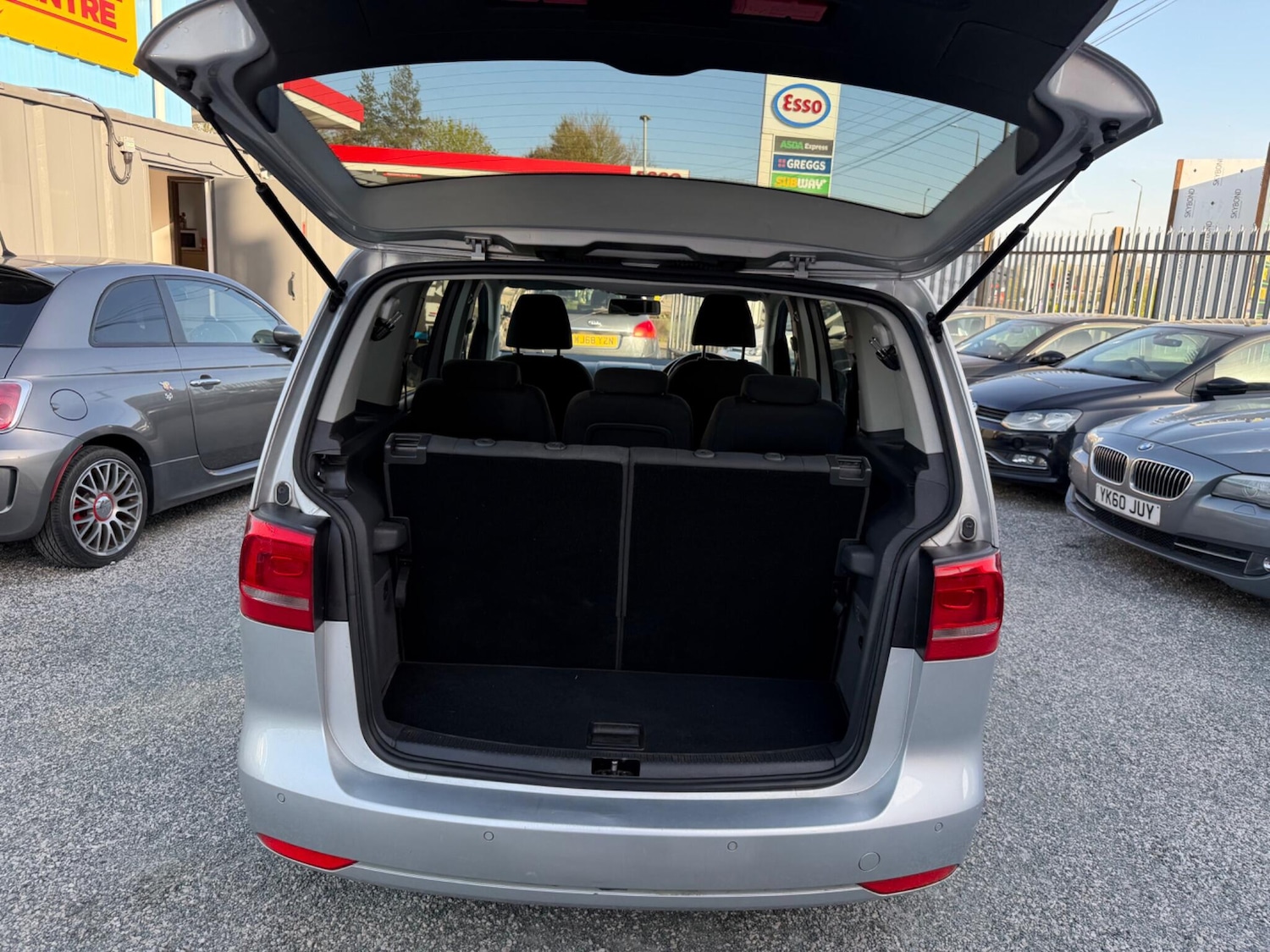 Used Volkswagen Touran 2011 for sale - 78185041: Photo 38