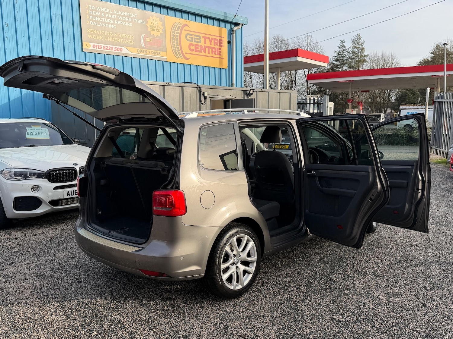 Used Volkswagen Touran 2011 for sale - 76866326: Photo 11