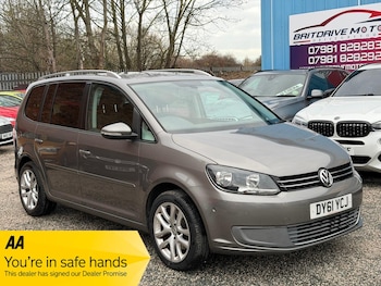 Used Volkswagen Touran 2011 for sale - 76866326: Photo