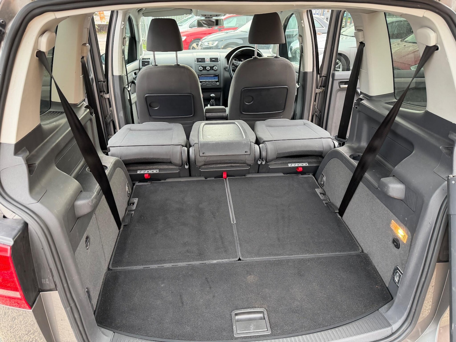 Used Volkswagen Touran 2011 for sale - 76866326: Photo 21