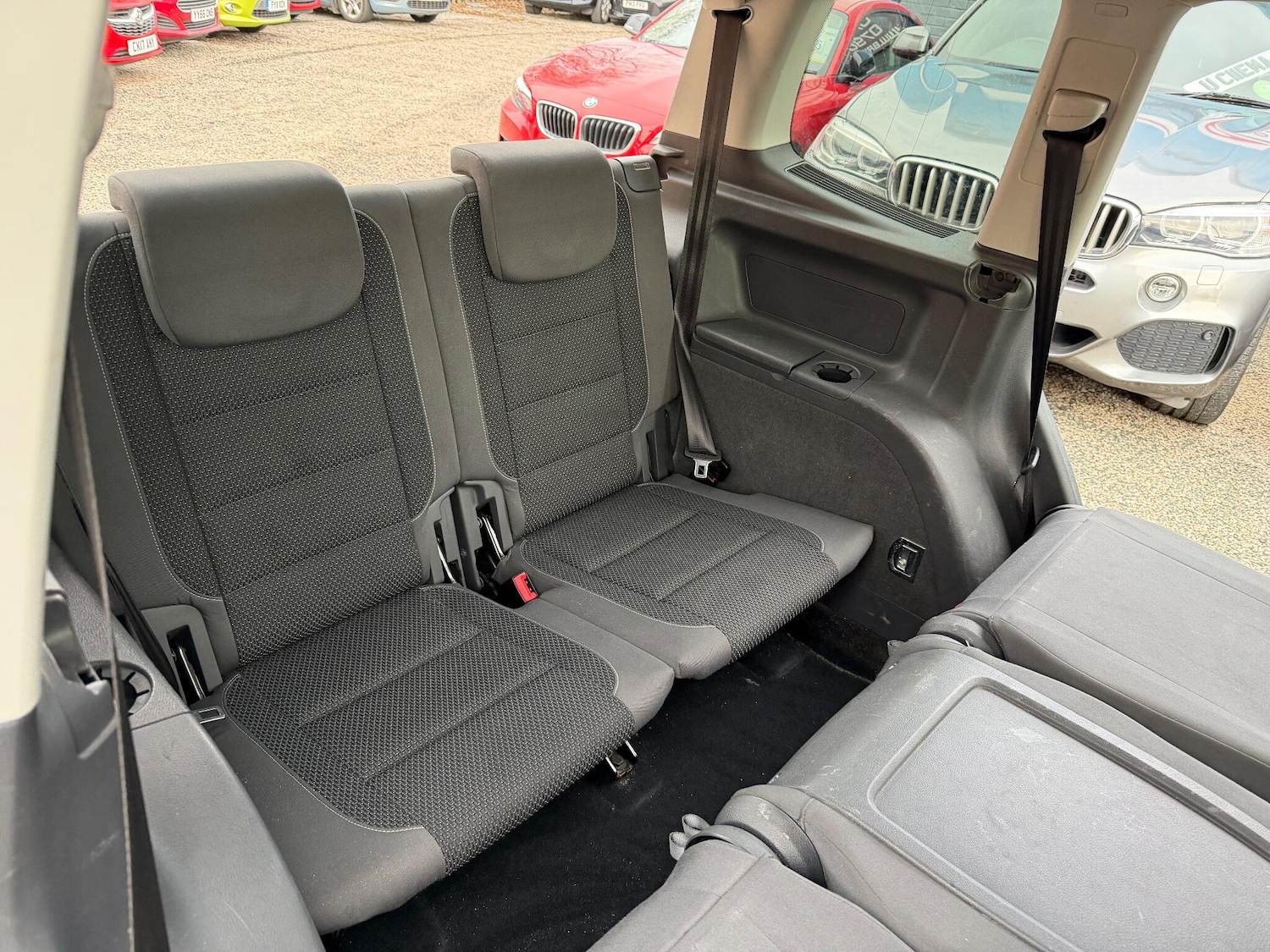 Used Volkswagen Touran 2011 for sale - 76866326: Photo 23