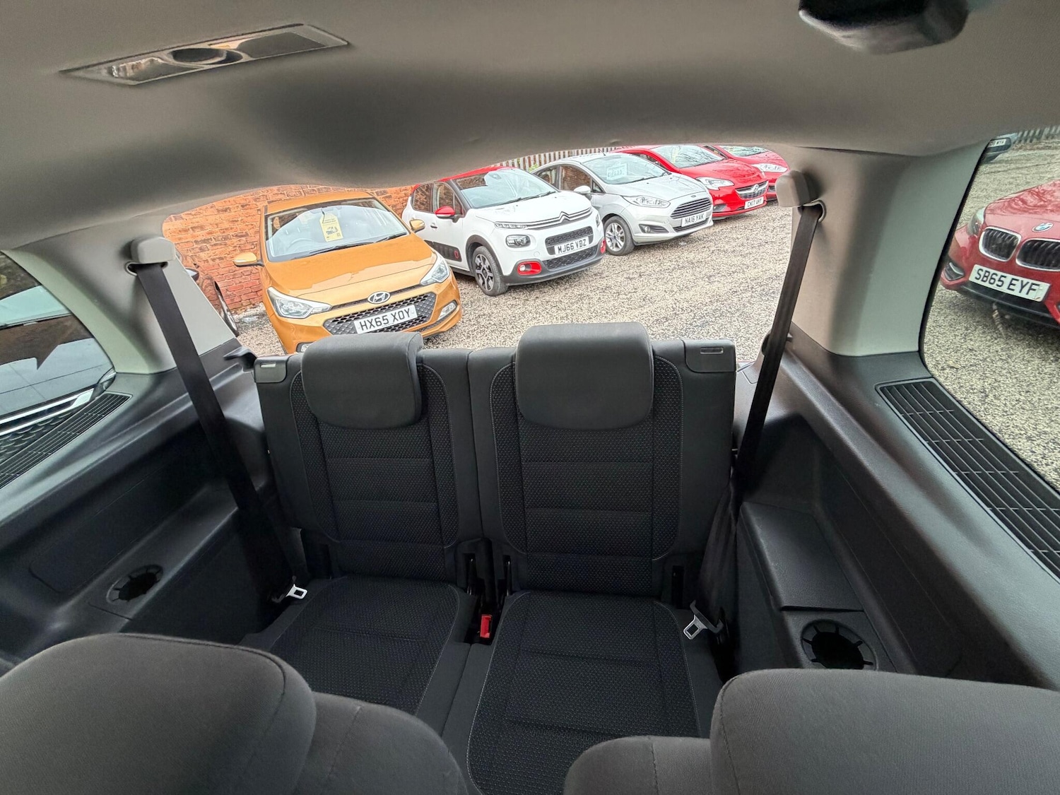 Used Volkswagen Touran 2011 for sale - 76866326: Photo 25