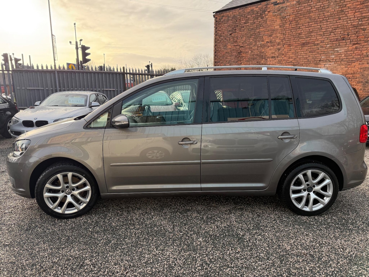 Used Volkswagen Touran 2011 for sale - 76866326: Photo 8
