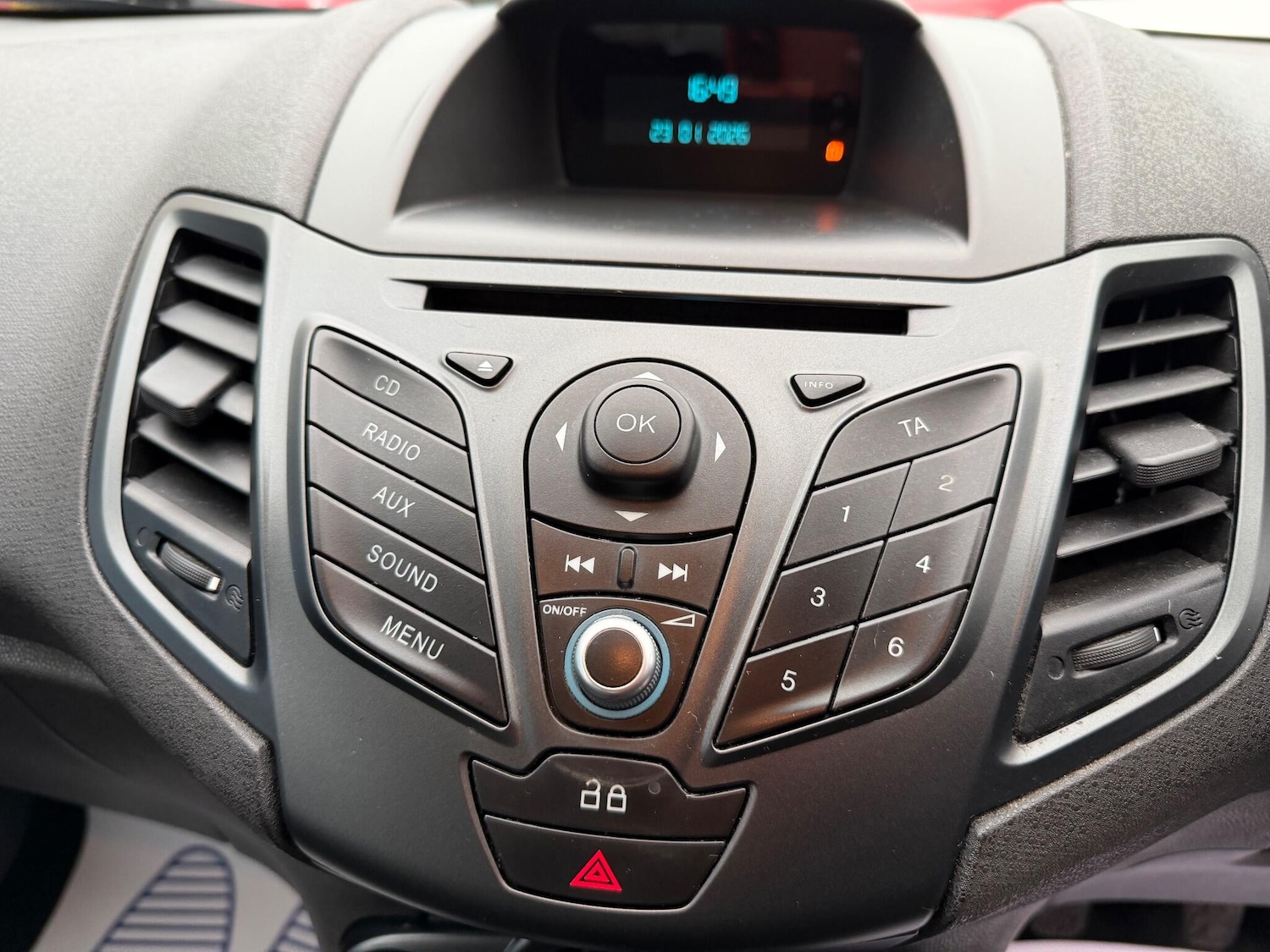 Used Ford Fiesta 2014 for sale - 77306317: Photo 29