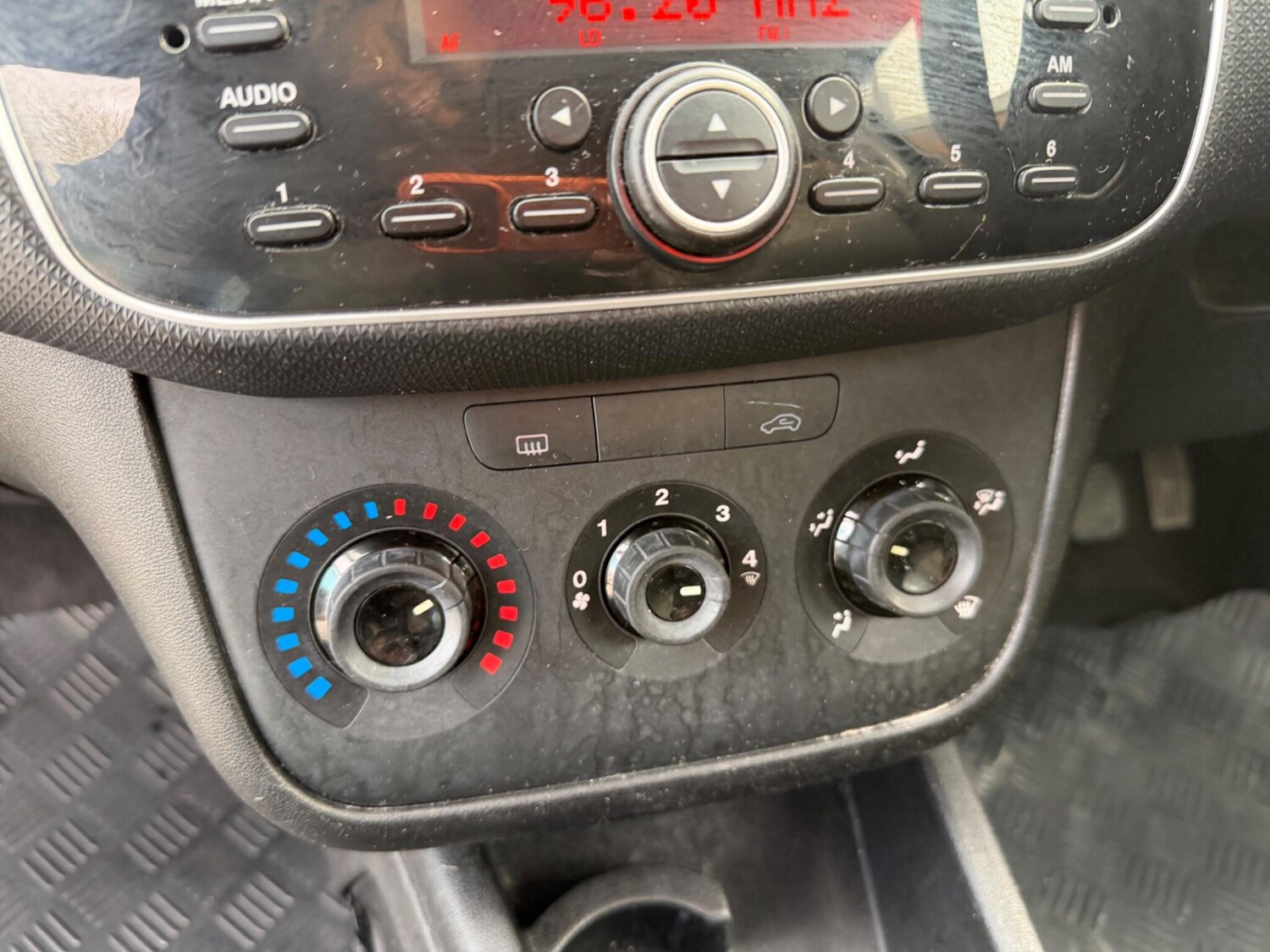 Used Fiat Punto 2013 for sale - 77585665: Photo 27