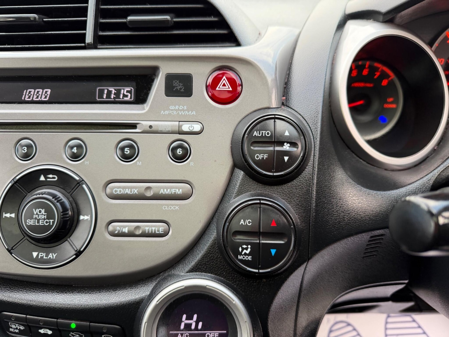 Used Honda Jazz 2010 for sale - 78019028: Photo 15