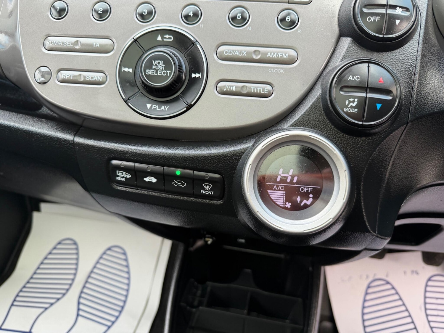 Used Honda Jazz 2010 for sale - 78019028: Photo 16