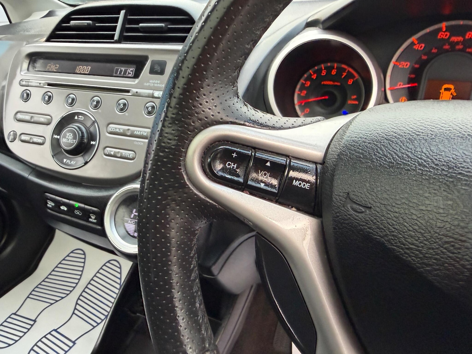 Used Honda Jazz 2010 for sale - 78019028: Photo 30