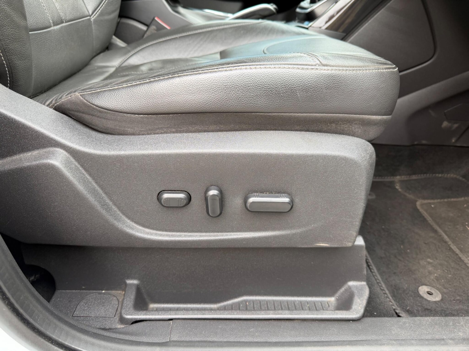 Used Ford Kuga 2014 for sale - 77808421: Photo 40