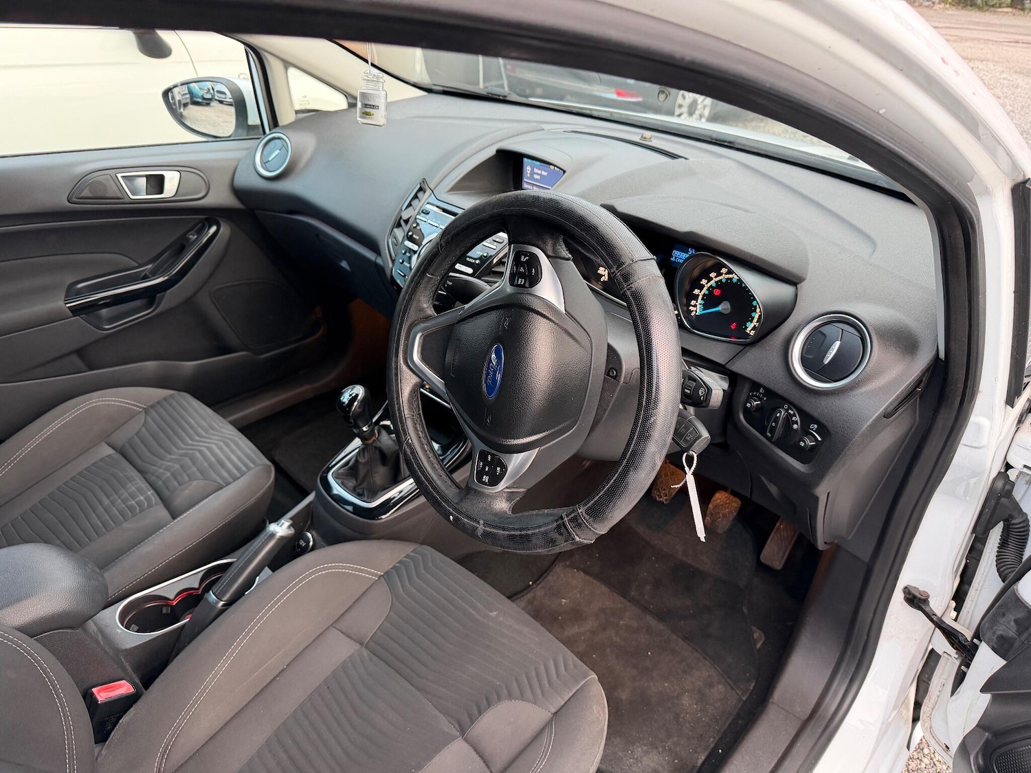 Used Ford Fiesta 2014 for sale - 77411937: Photo 28