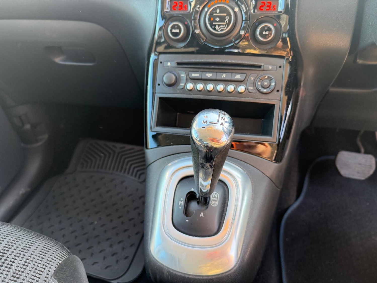 Used Citroen C3 Picasso 2013 for sale - 77753169: Photo 17