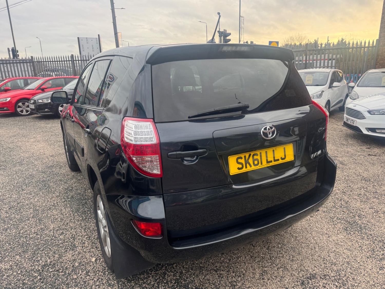 Used Toyota RAV4 2011 for sale - 76786641: Photo 2