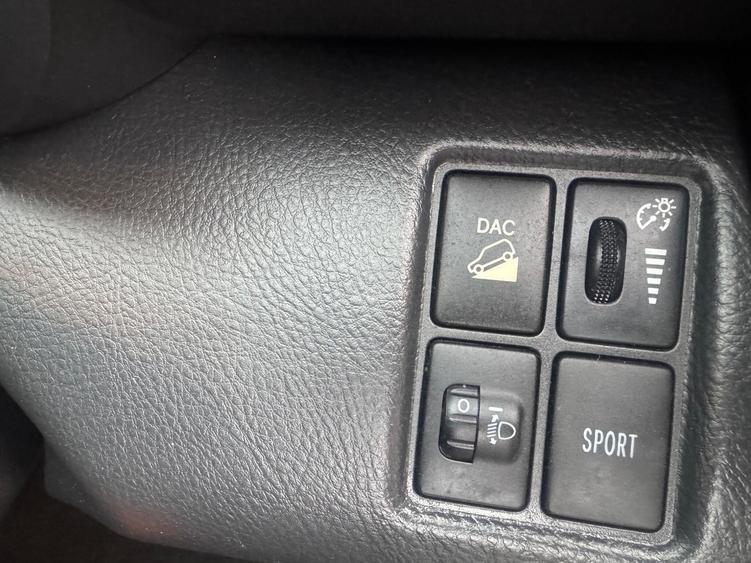 Used Toyota RAV4 2011 for sale - 76786641: Photo 31