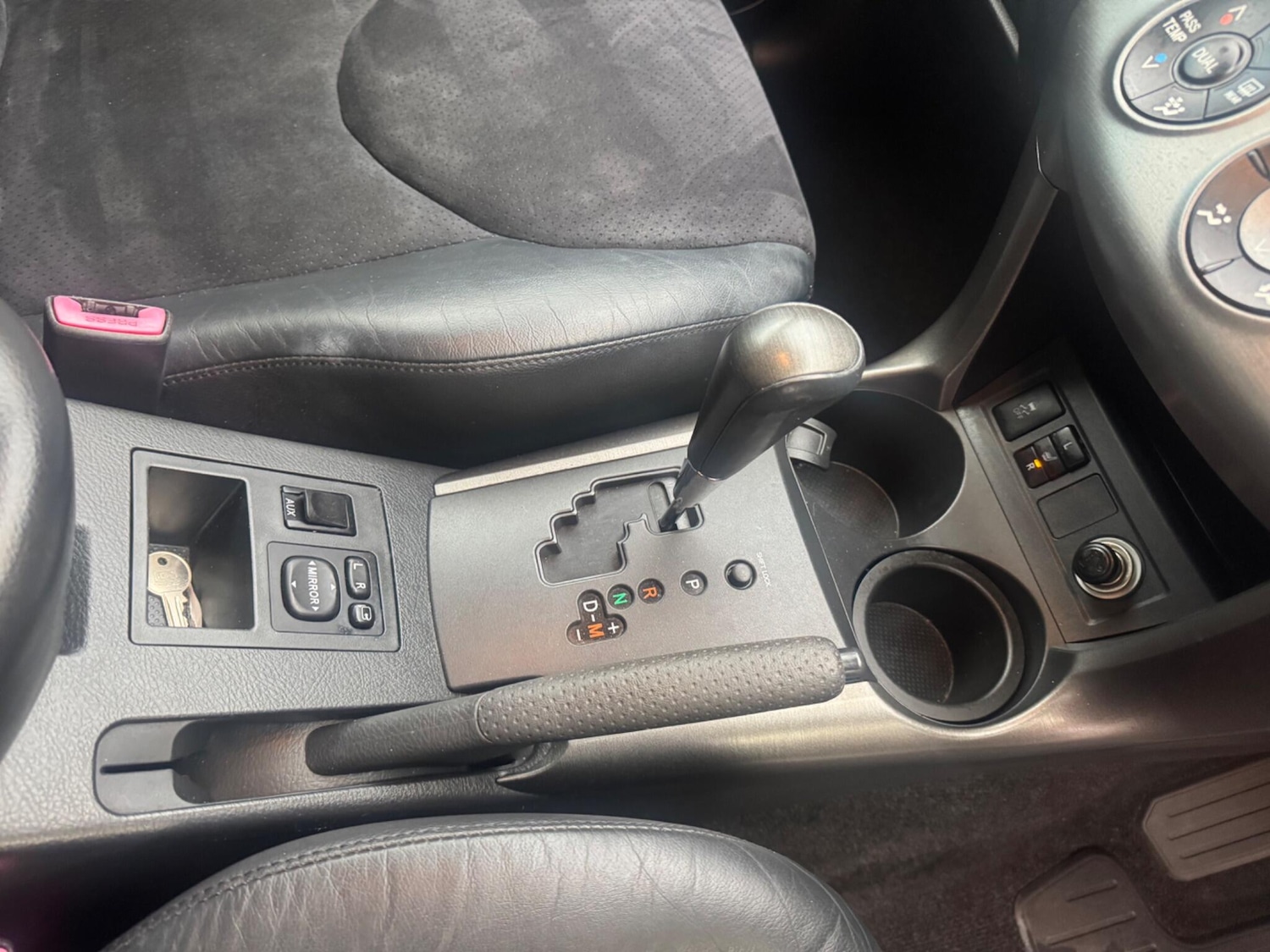 Used Toyota RAV4 2011 for sale - 76786641: Photo 38