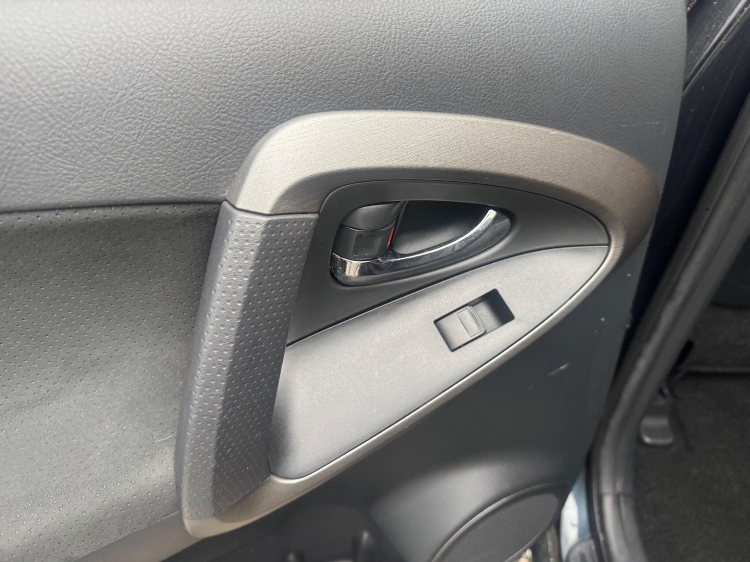 Used Toyota RAV4 2011 for sale - 76786641: Photo 49